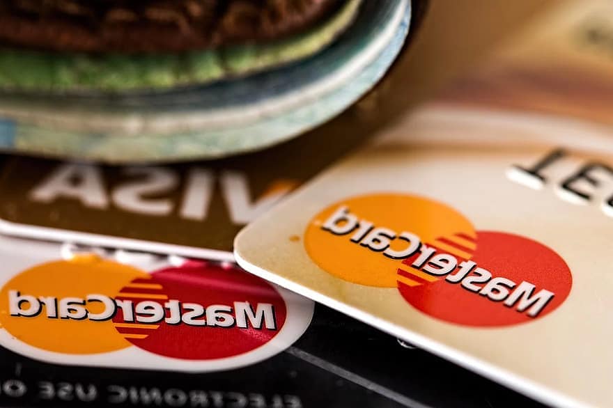 Banque en ligne : visa ou mastercard